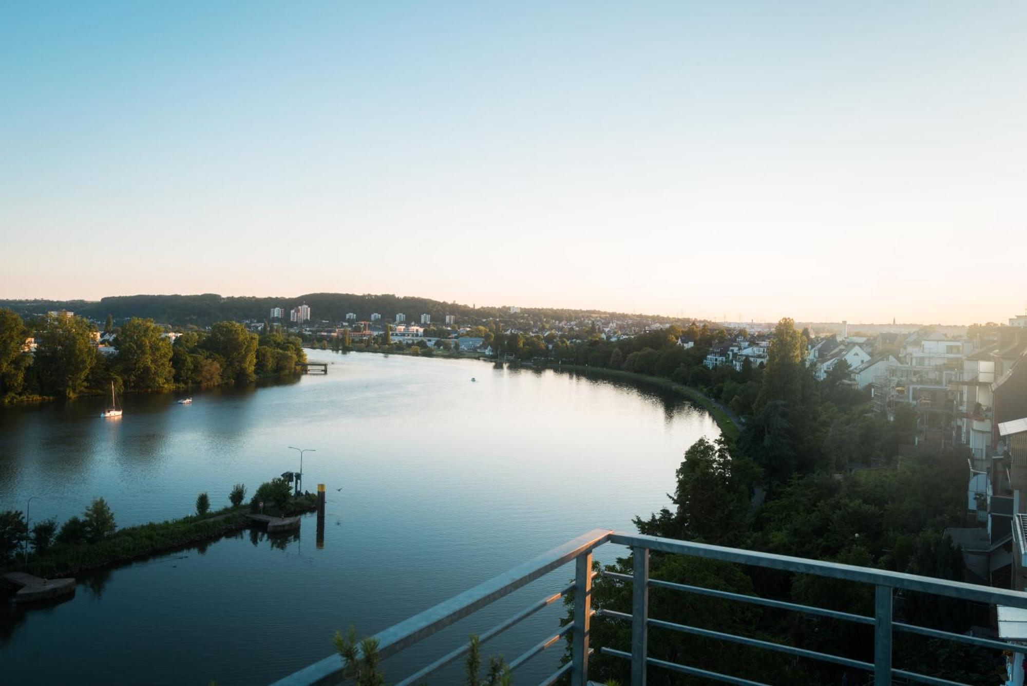 Penthouse Wohnung Mit Schoenem Moselblick In Metternich Koblenz  Exterior foto