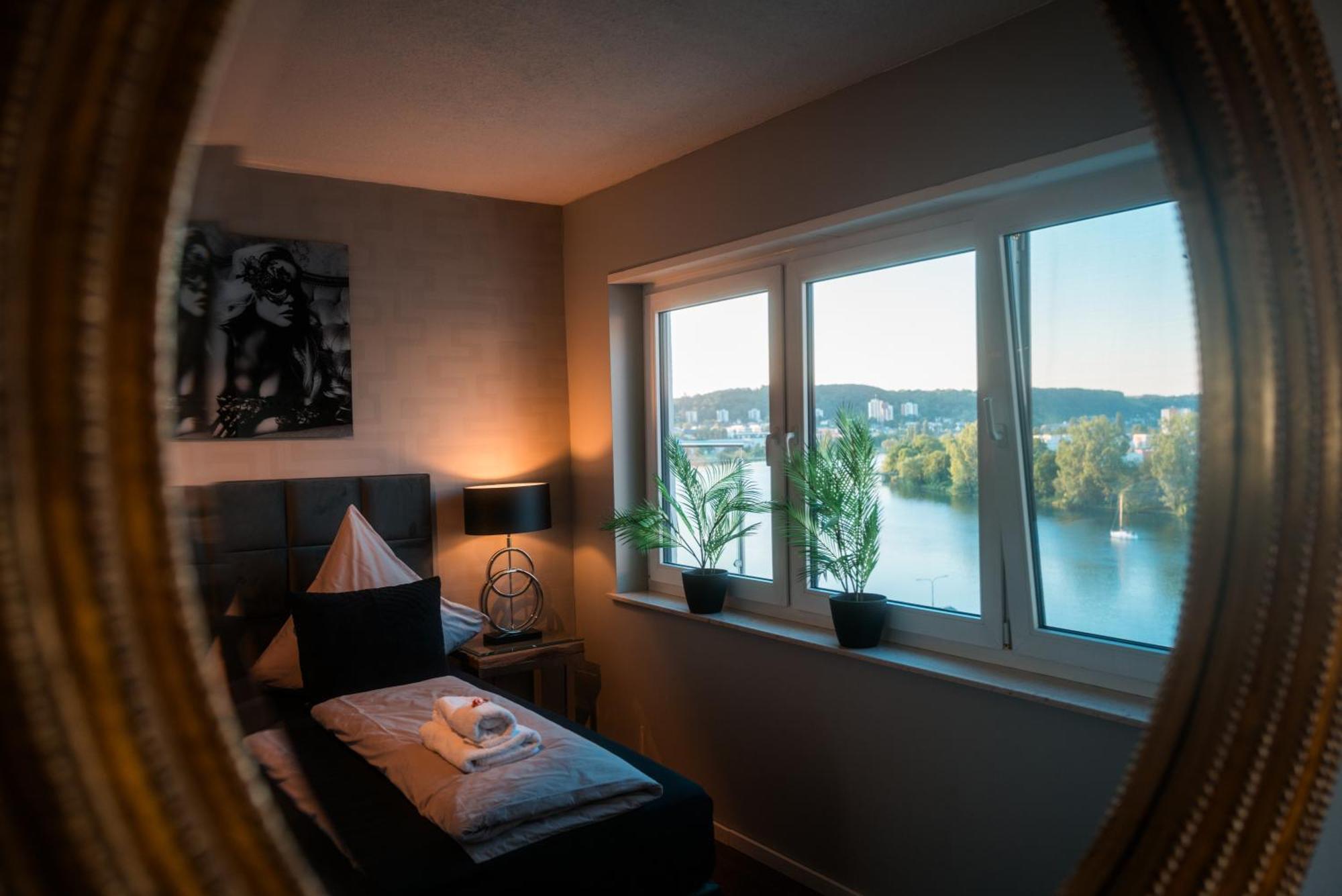Penthouse Wohnung Mit Schoenem Moselblick In Metternich Koblenz  Exterior foto
