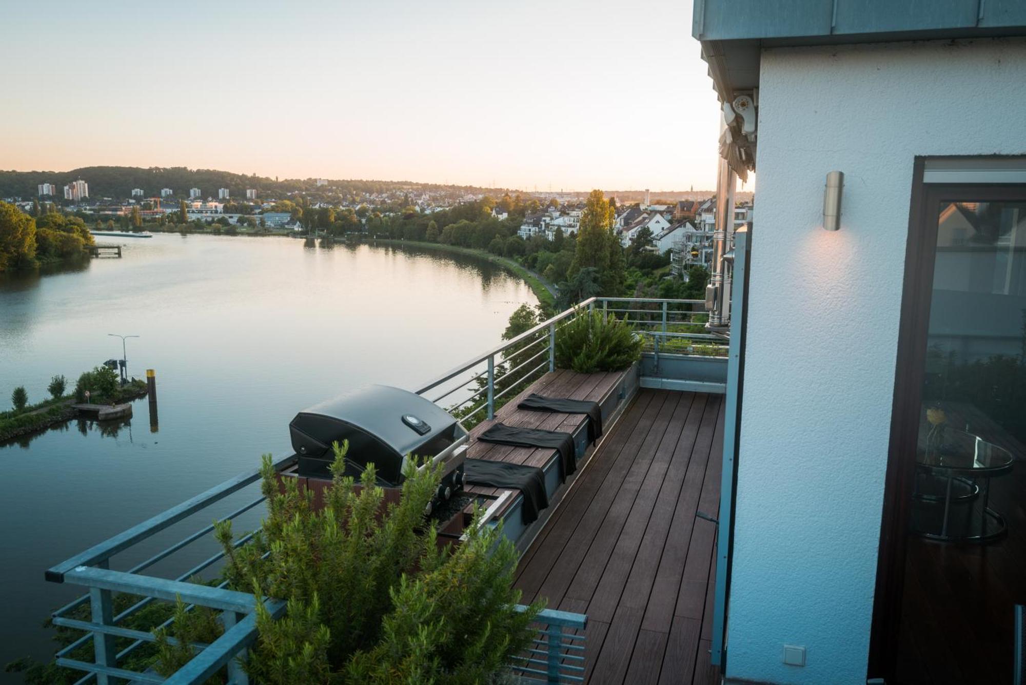 Penthouse Wohnung Mit Schoenem Moselblick In Metternich Koblenz  Exterior foto