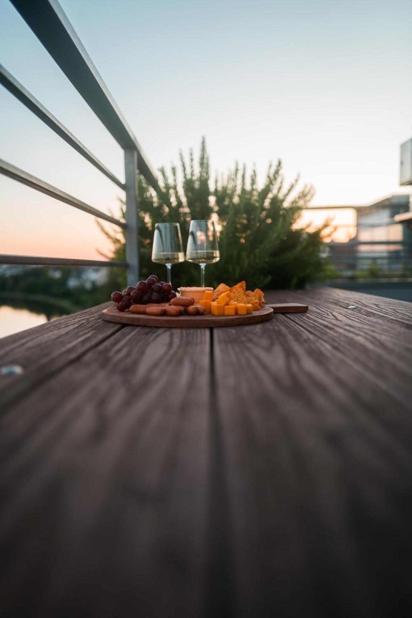 Penthouse Wohnung Mit Schoenem Moselblick In Metternich Koblenz  Exterior foto