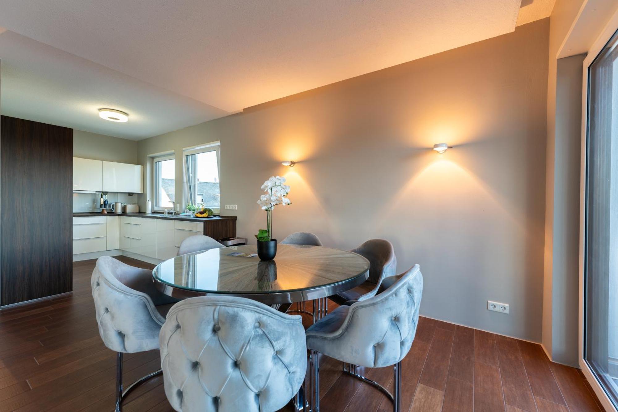Penthouse Wohnung Mit Schoenem Moselblick In Metternich Koblenz  Exterior foto