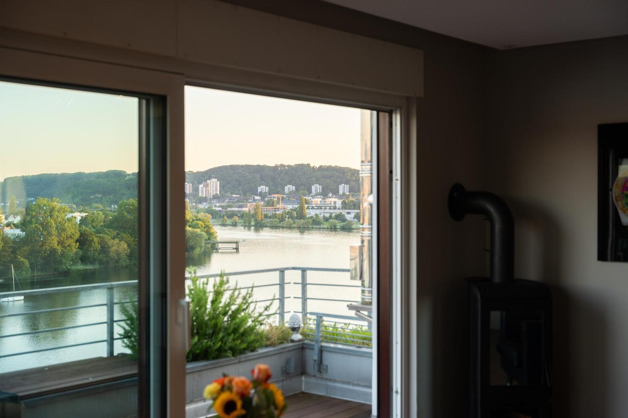 Penthouse Wohnung Mit Schoenem Moselblick In Metternich Koblenz  Exterior foto