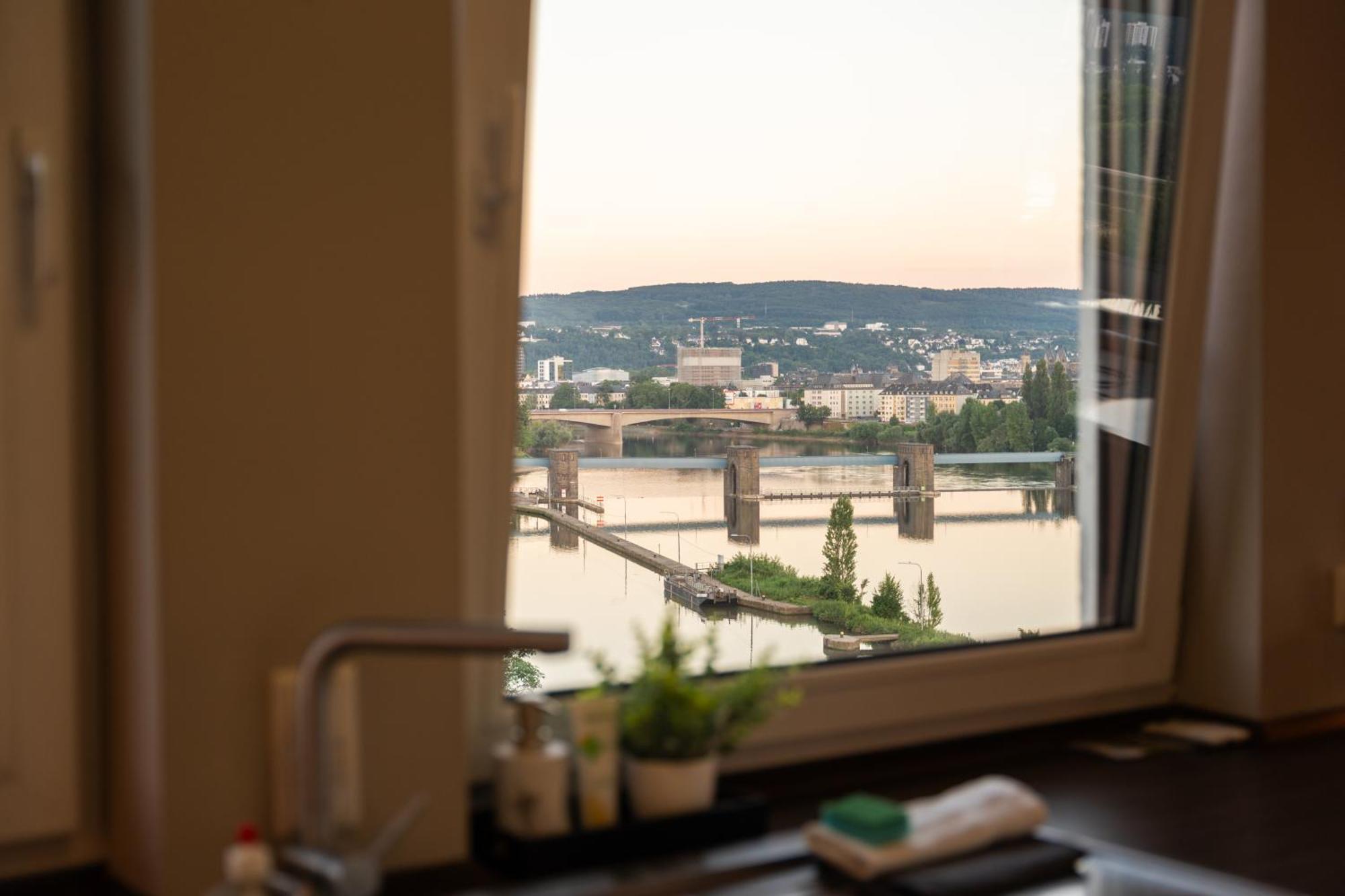 Penthouse Wohnung Mit Schoenem Moselblick In Metternich Koblenz  Exterior foto