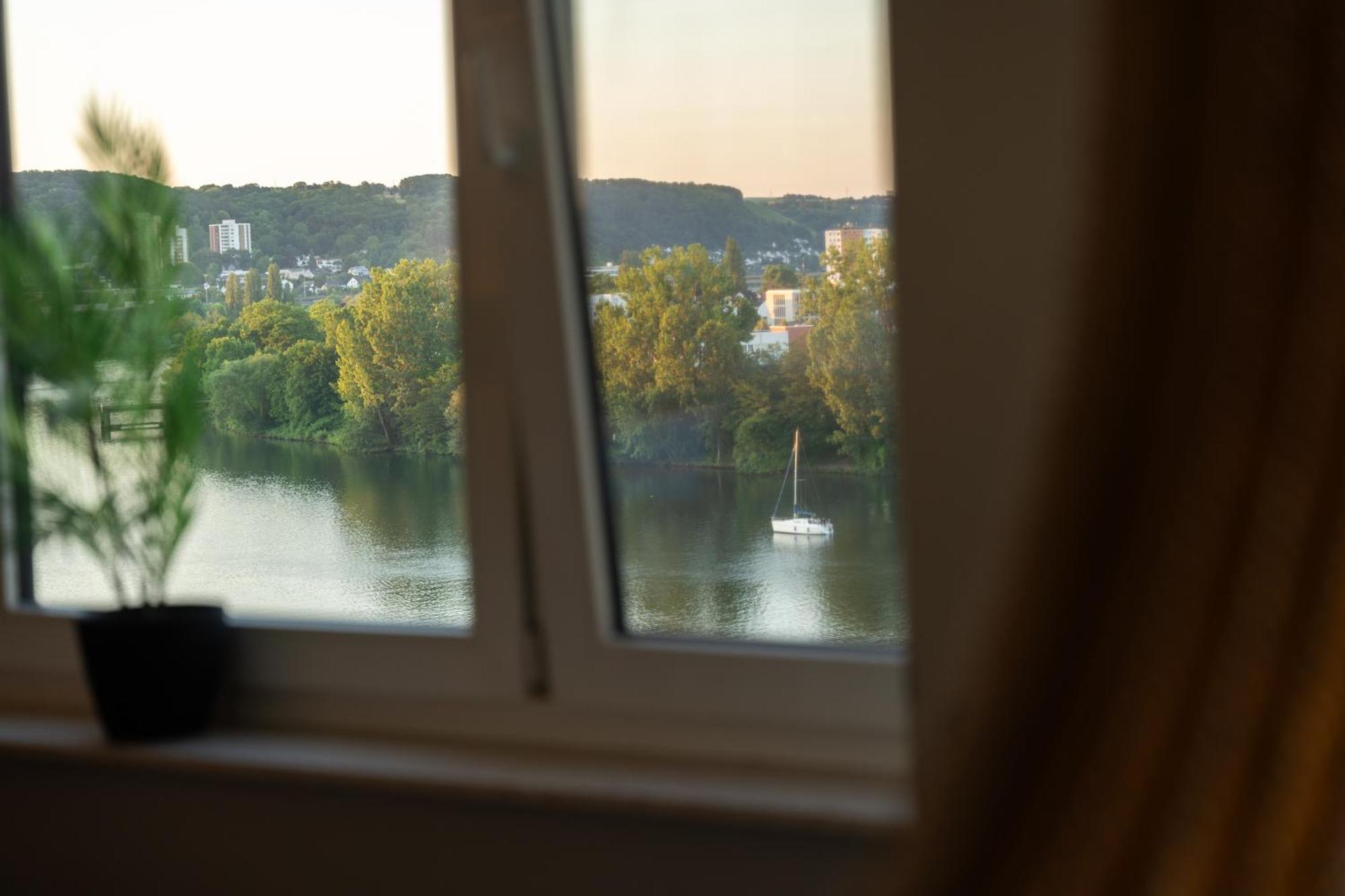 Penthouse Wohnung Mit Schoenem Moselblick In Metternich Koblenz  Exterior foto