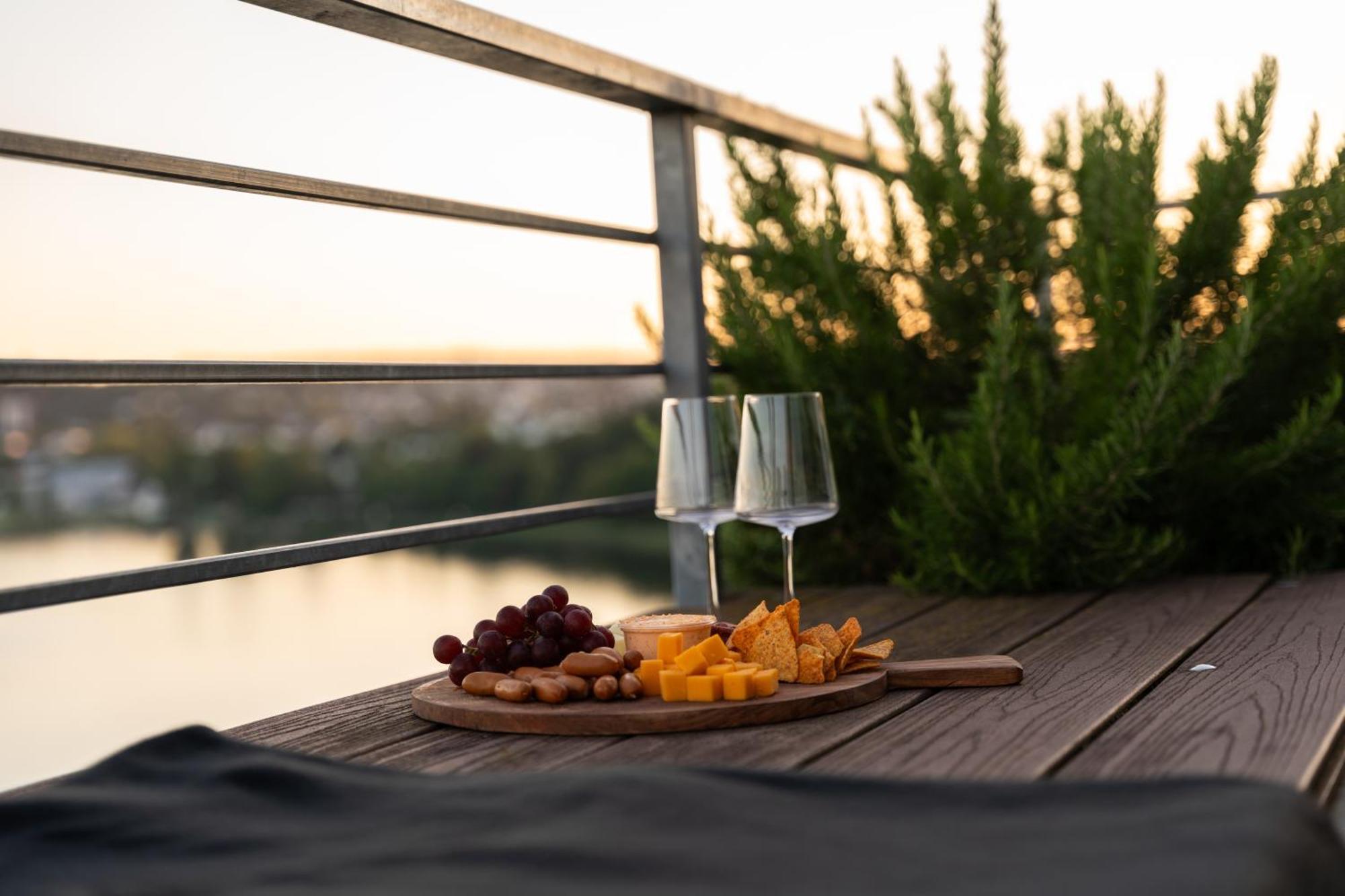 Penthouse Wohnung Mit Schoenem Moselblick In Metternich Koblenz  Exterior foto