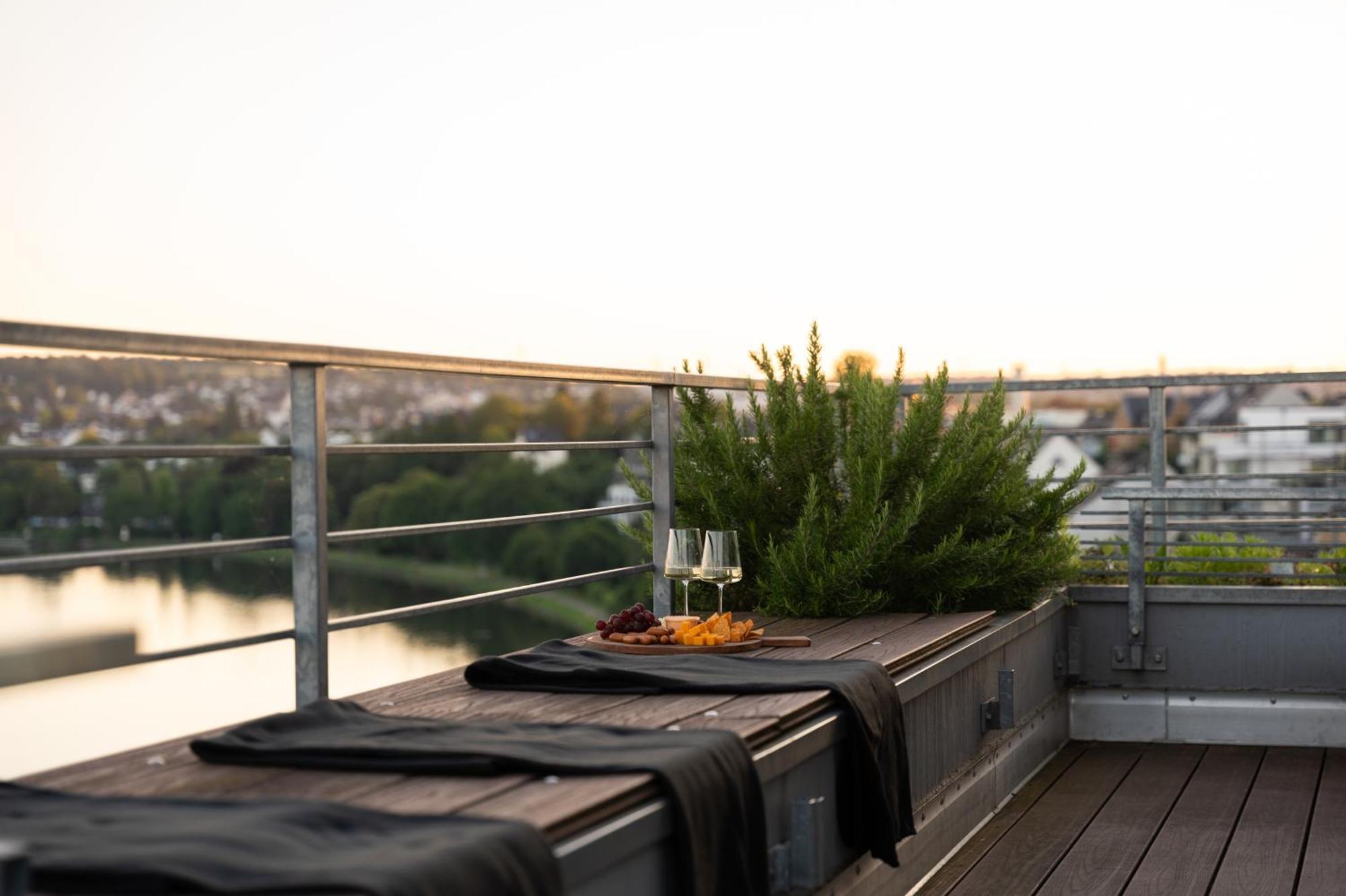 Penthouse Wohnung Mit Schoenem Moselblick In Metternich Koblenz  Exterior foto