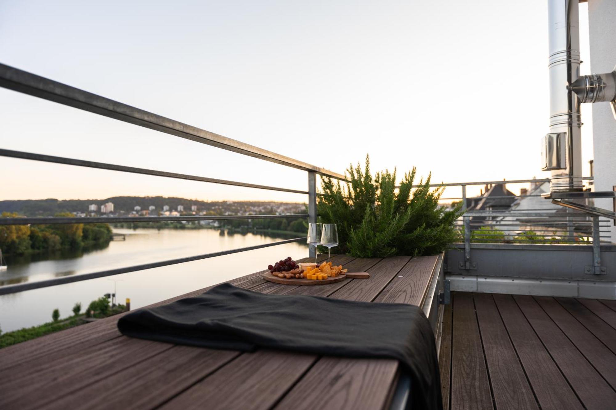 Penthouse Wohnung Mit Schoenem Moselblick In Metternich Koblenz  Exterior foto